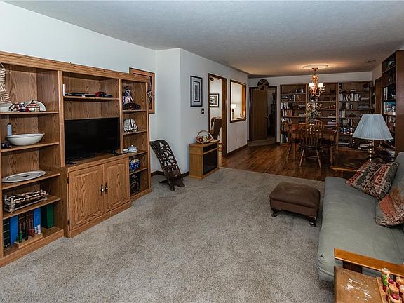 5th image of 1178 E Apple Lake Dr