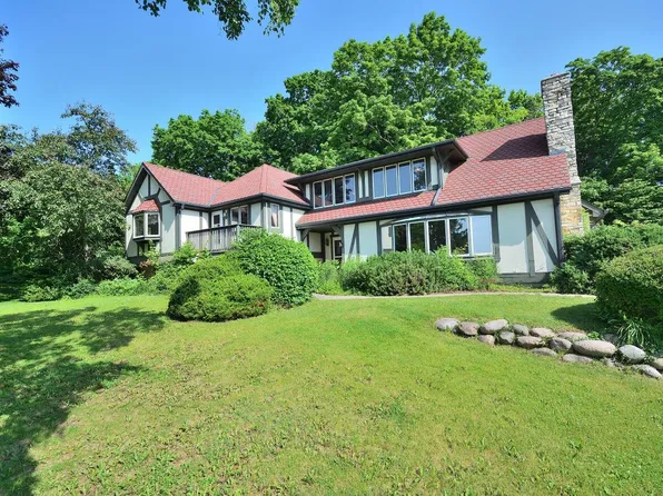 3076 Red Fox CIRCLE, Colgate, WI 53017