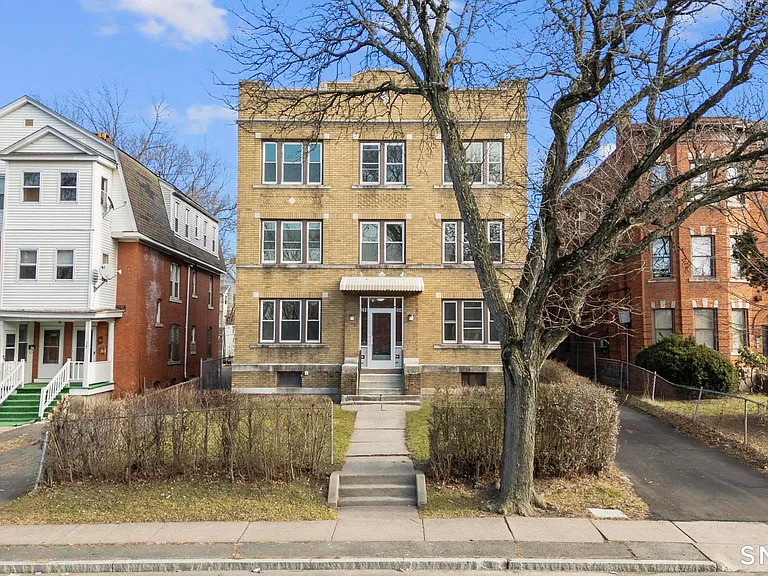 364 Woodland St — Photo 1