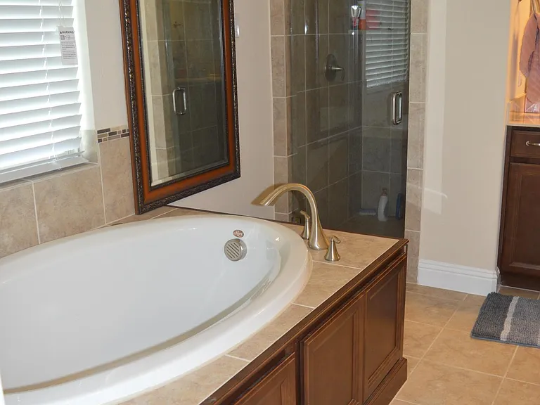 127 Iris Dr — Photo 7