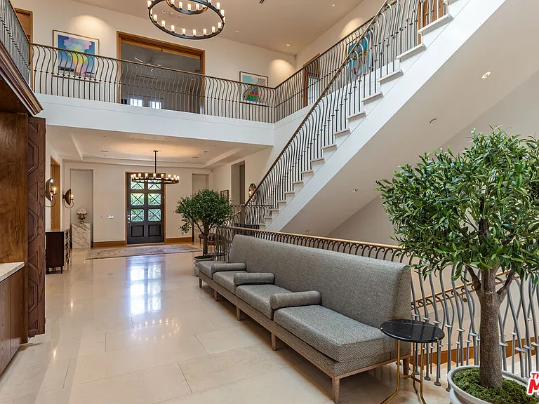 618 N Beverly Dr — Photo 5