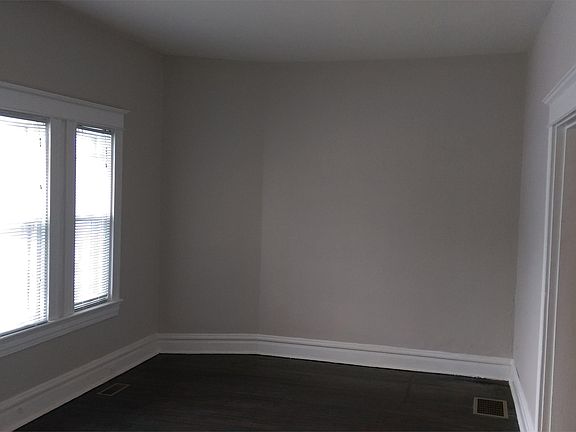 3rd image of 6007-6009 Waterman Blvd