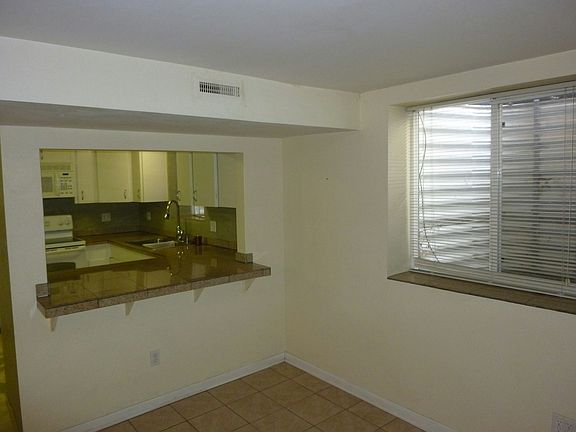 3rd image of 2955-2959 N Newton St #2959-B