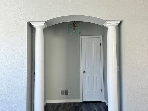 Entrance to living area