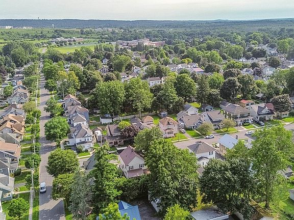 3rd image of 174 Bowers Ave