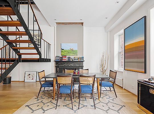3rd image of 21 Bethune St #2