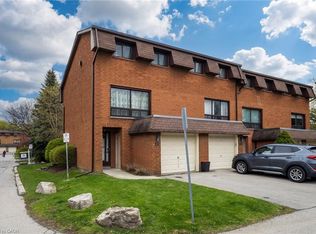 444 Stone Church Rd W #L4, Hamilton, ON L9B 1R1