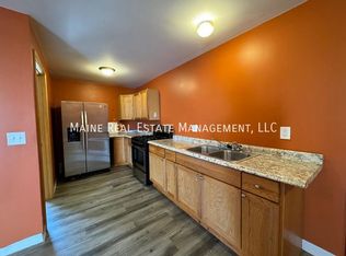 114 Bridge St APT 3, Farmington, ME 04938