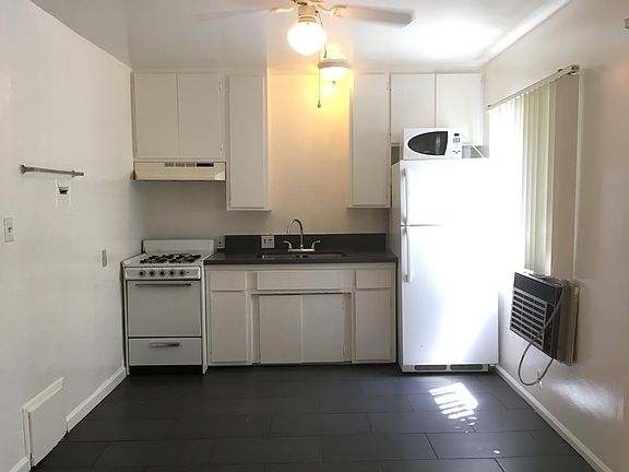 2nd image of 505 Gayley Ave #34