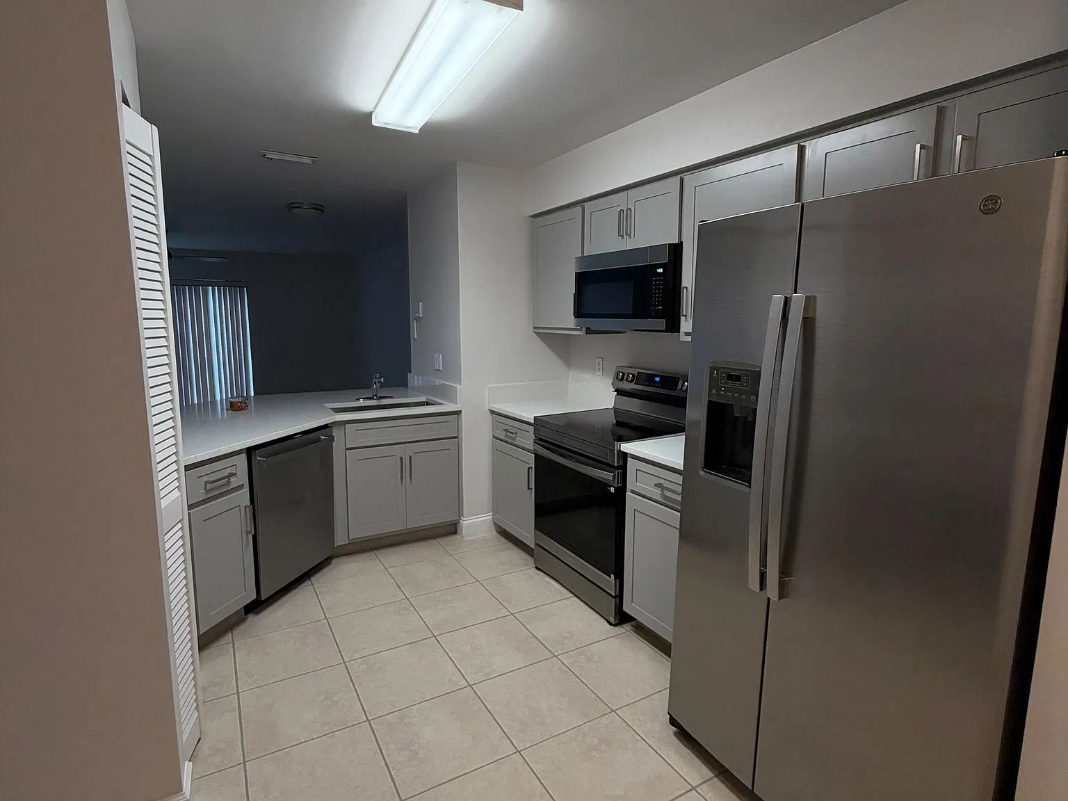2 bed, 2.5 bath, 1228 sqft, $2,050 — Photo 3