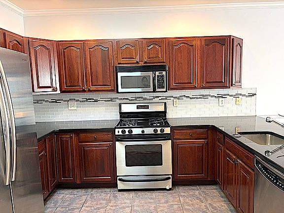 2nd image of 87 Jackson St APT 5E