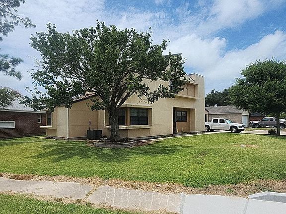 3rd image of 9537 Lovebird St