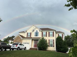 7 Christine Ct, Bohemia, NY 11716