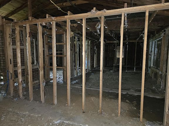 5th image of 410 Ogden Rd