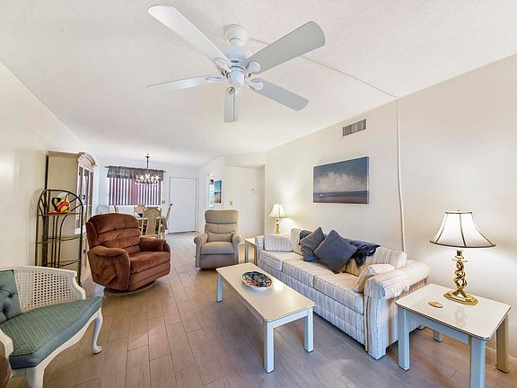 3rd image of 2112 NE 1st Way APT 103