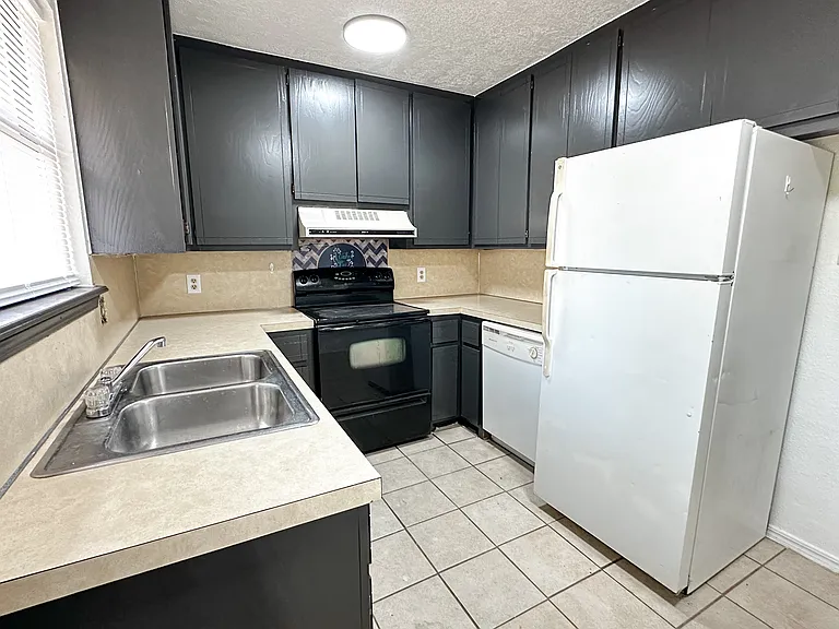 1616 SW B Ave #C — Photo 6