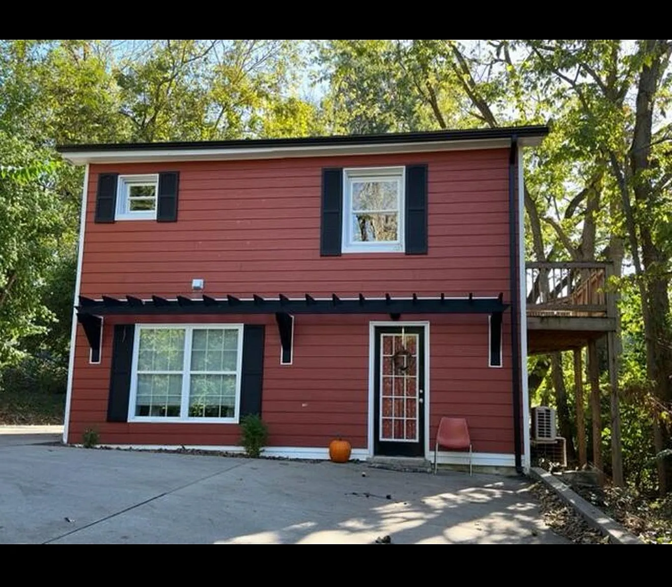 145 1/2 Parrish Ave — Photo 1