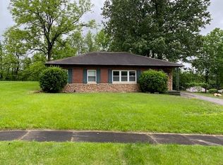 821 N 4th St, Central City, KY 42330