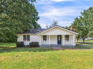 1038 Johnsontown Rd, Thomasville, NC 27360