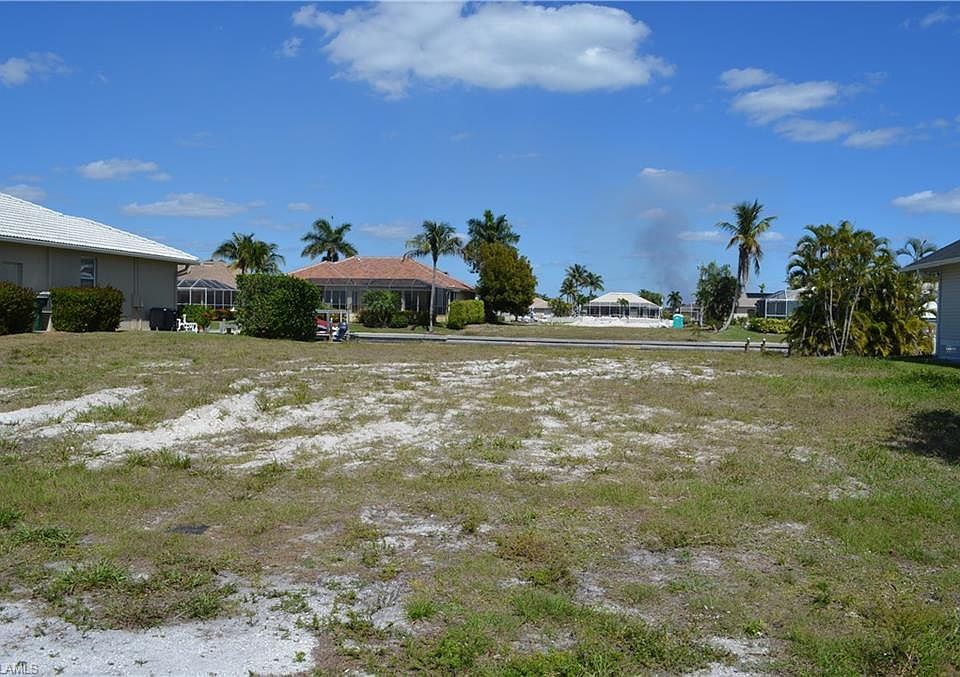 1st image of 355 Edgewater Ct Lot 3
