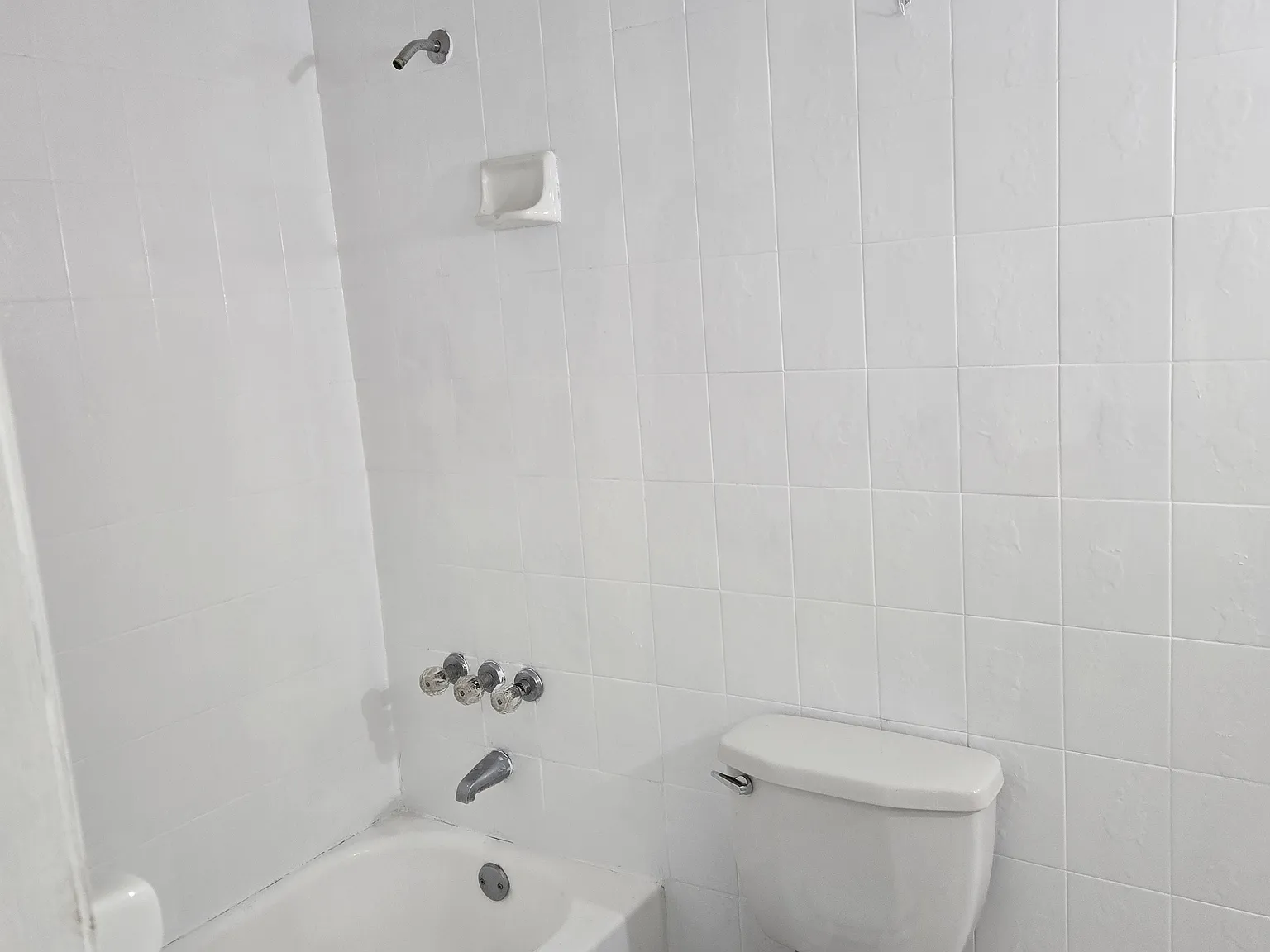 3 bed, 1000 sqft, $2,800 — Photo 2