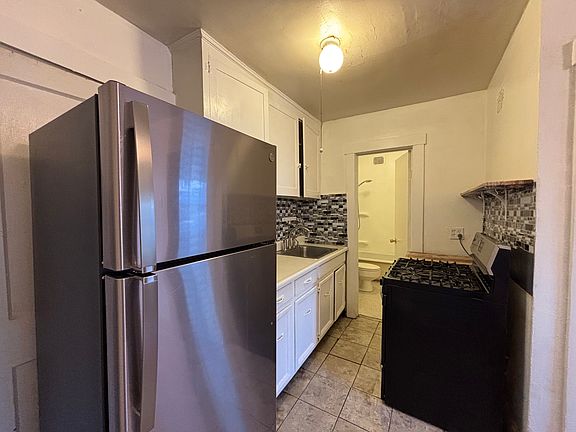 3rd image of 3827 Terrace St APT 1