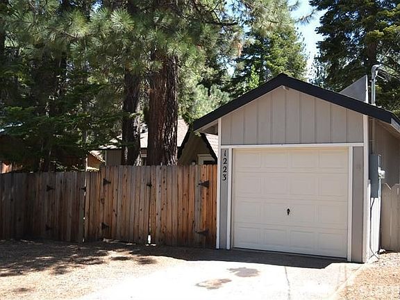 2nd image of 1223 Julie Ln