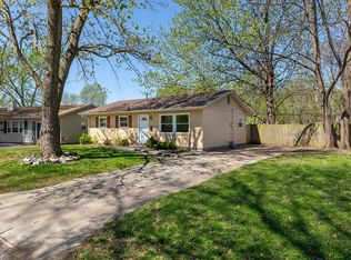 282 Edwards St, Wood River, IL 62095