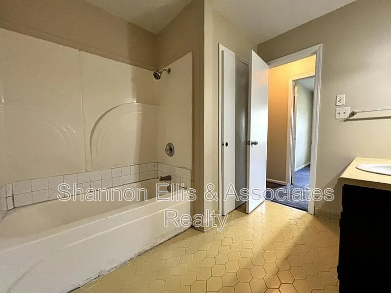 405 Elder Rd — Photo 7