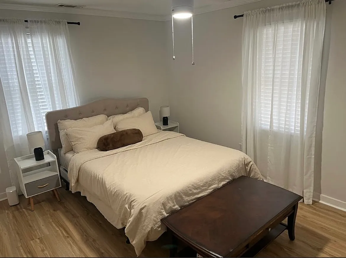1 bed, 250 sqft, $1,000 — Photo 3