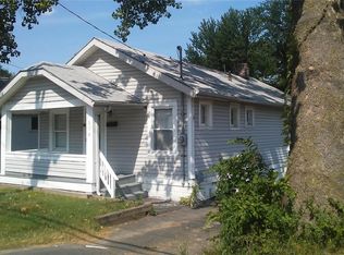 814 S Florissant Rd, Saint Louis, MO 63135