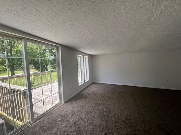 5th image of 15009 Canary St