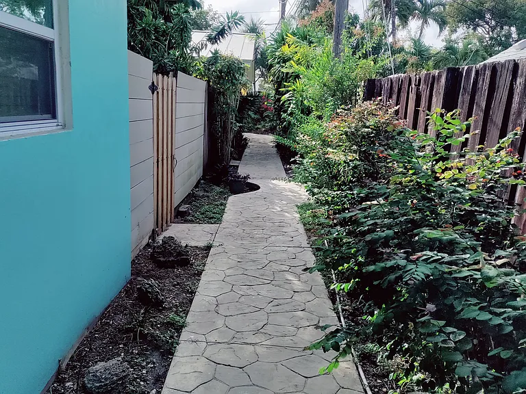 125 SW 19th Ave #UTIL INCLUDED — Photo 25