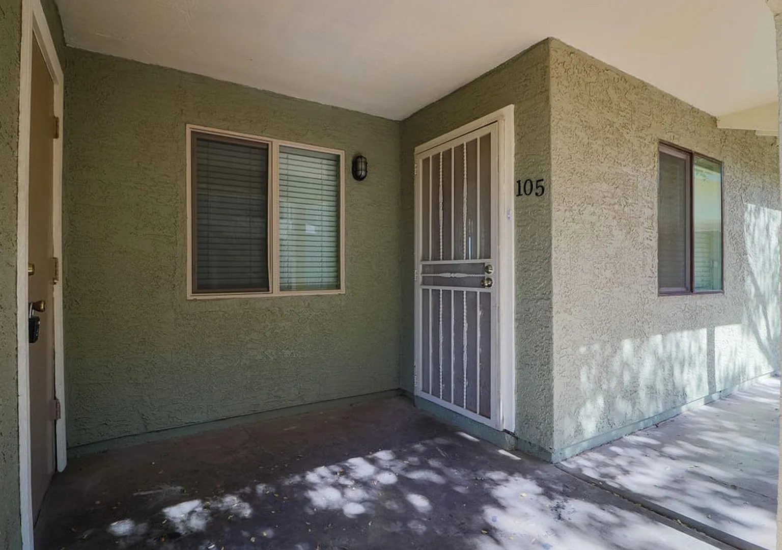 1336 E Mountain View Rd — Photo 2