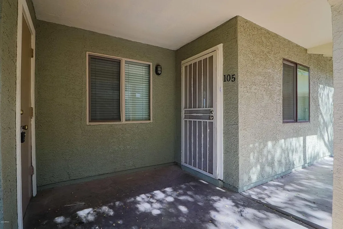 Building Photo - 1336 E Mountain View Rd #105