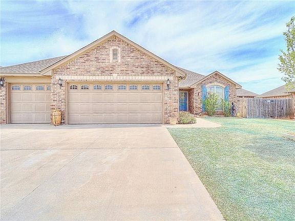 2nd image of 3312 Marilyn Dr