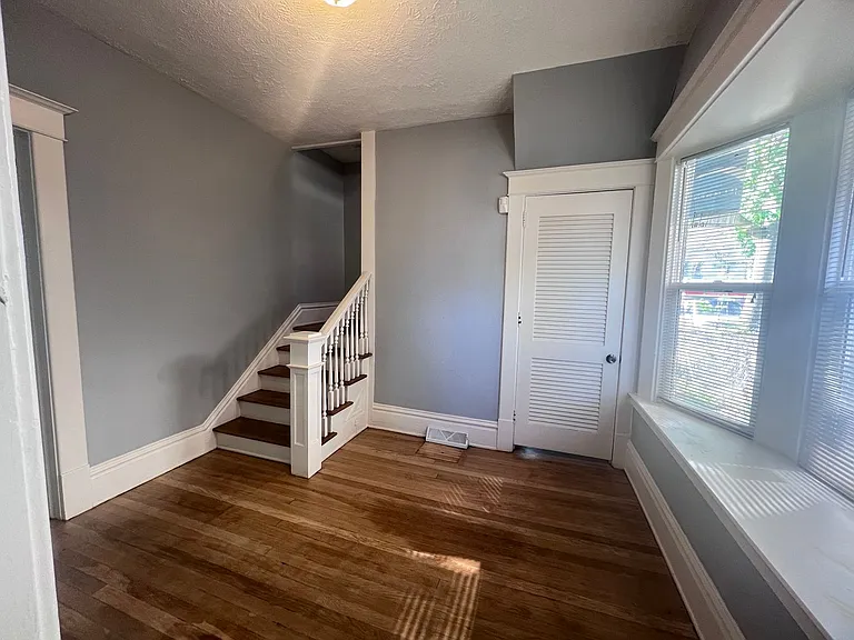 1242 Wealthy St SE — Photo 18