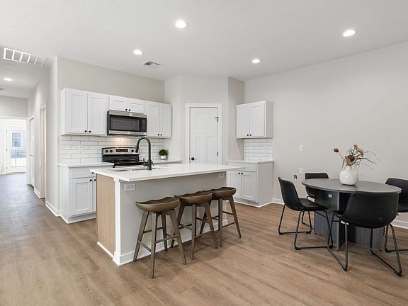 3rd image of 4304 N Sandplum St