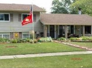 475 Arlington St, Hoffman Estates, IL 60169