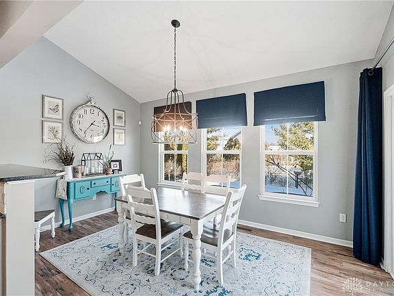 5th image of 3262 Blue Springs Dr