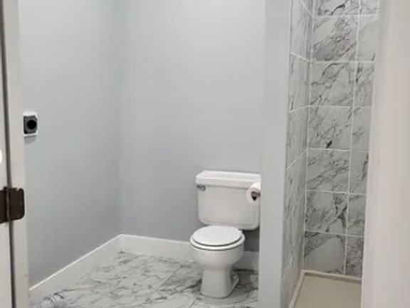 5th image of 212 S 6th St #1