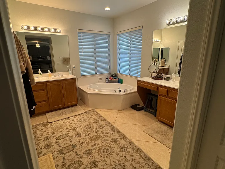 3913 Lower Saxon Ave — Photo 18