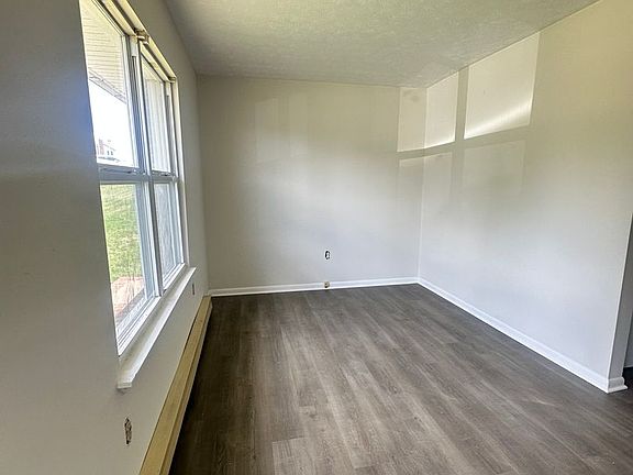 2nd image of 121 Morningside Dr