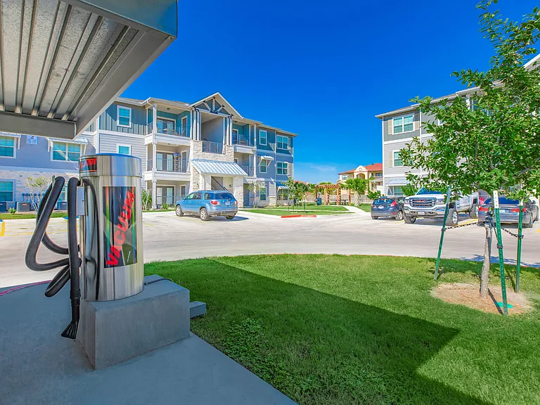 Royal Vista — Photo 17