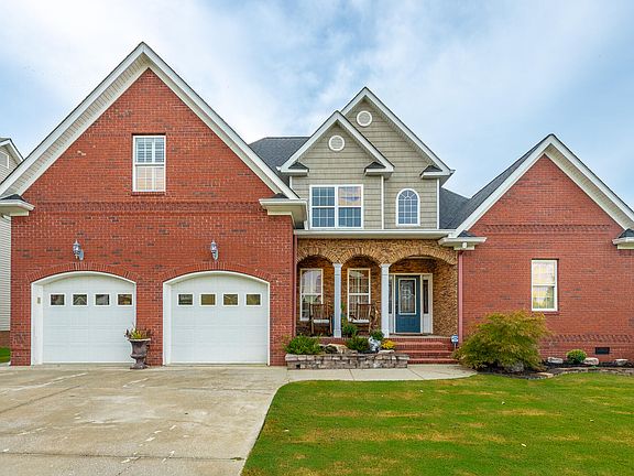 2nd image of 119 Arbor Woods Cir