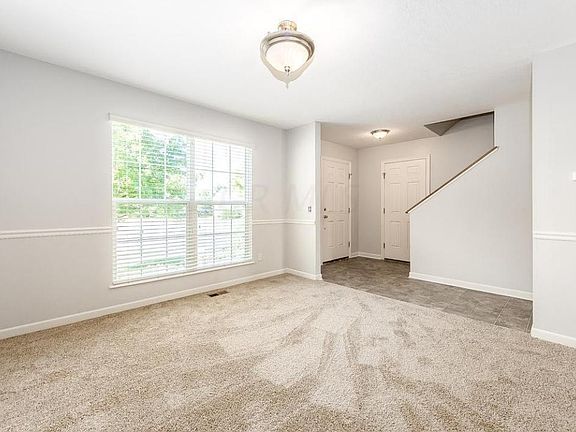3rd image of 695 Sanville Dr