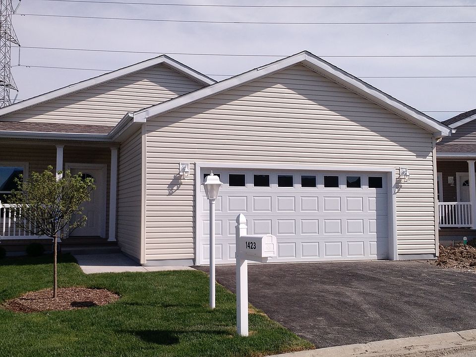 1st image of 1423 Equestrian Dr