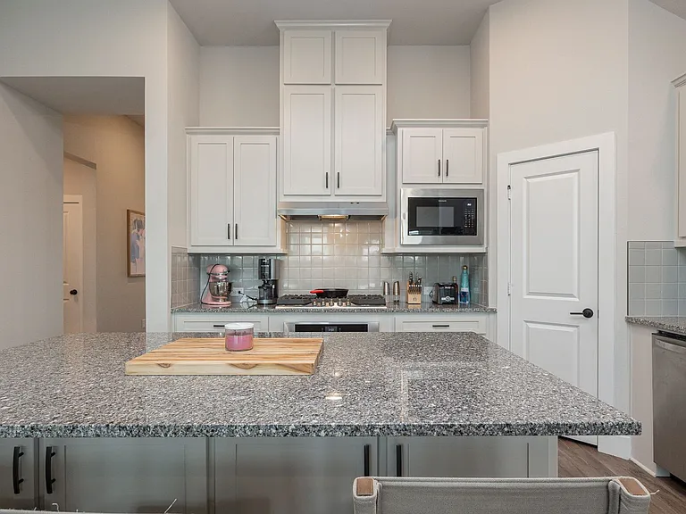 5928 Mustang Creek Ln — Photo 24