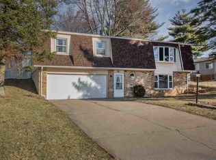 26 Park View Dr, Park View, IA 52748