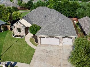 4340 Gallant Fox Dr, Edmond, OK 73025